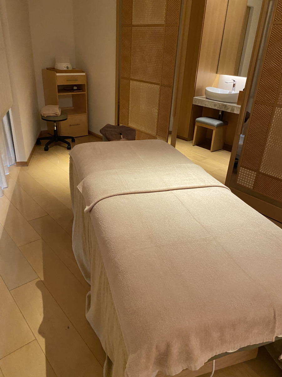 温かみのある落ち着いたスパルーム