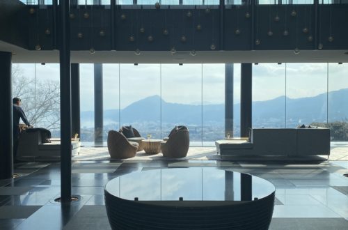 インターコンチネンタル別府 ロビーに入ると大パノラマの絶景