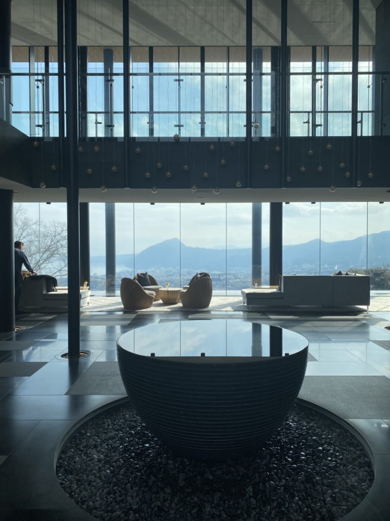 インターコンチネンタル別府 ロビーに入ると大パノラマの絶景