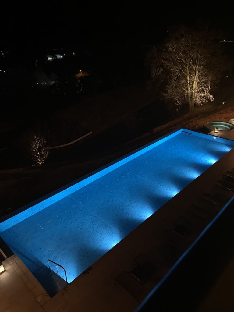 インターコンチネンタル別府 夜のインフィニティプール