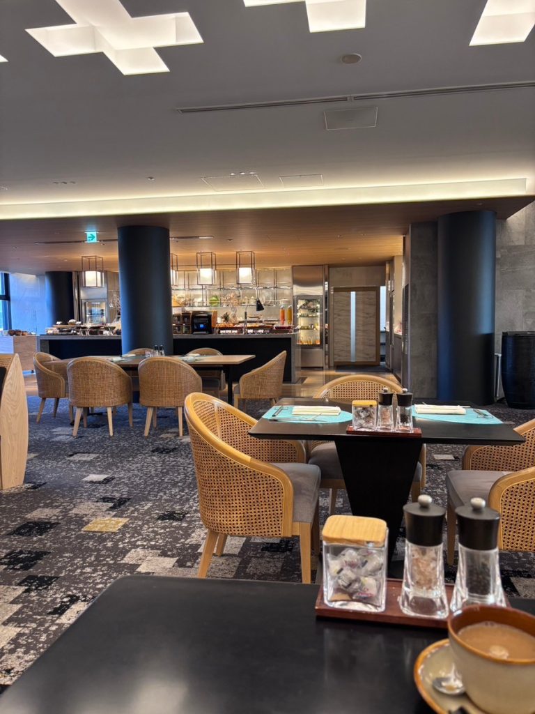 メインダイニングELEMENTSの内観