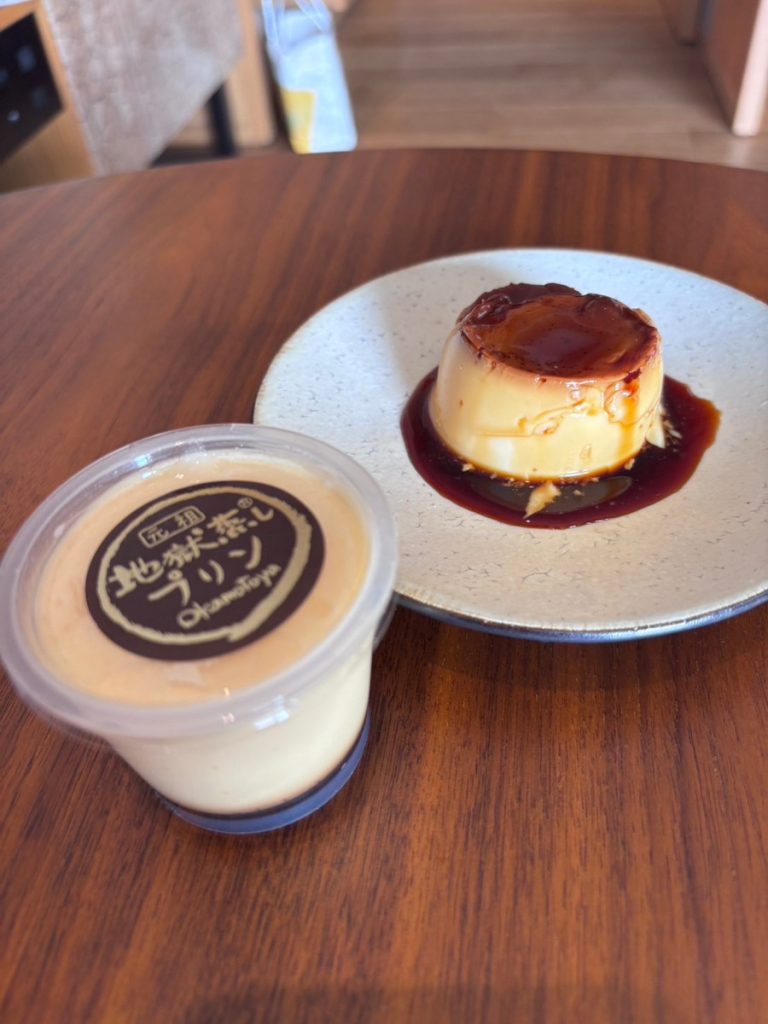 元祖岡本屋の名物プリンをホテルの部屋でいただく