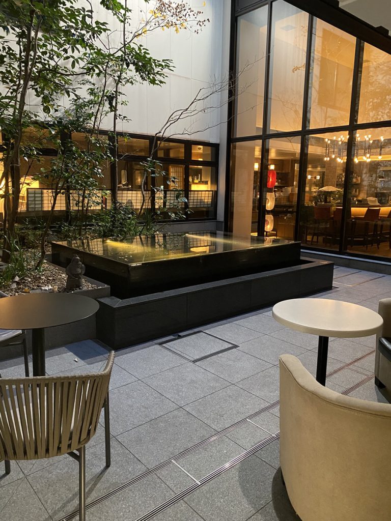 リソルトリニティ京都 中庭