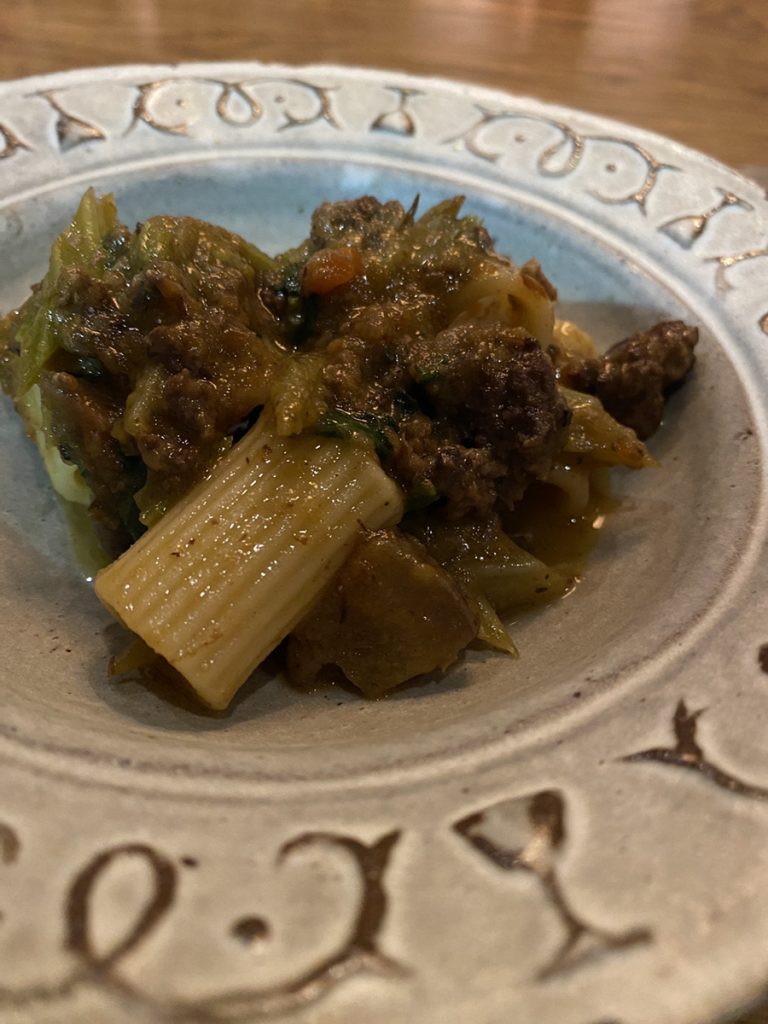 L'angolo(ランゴロ)牛肉トロトロのパスタ料理