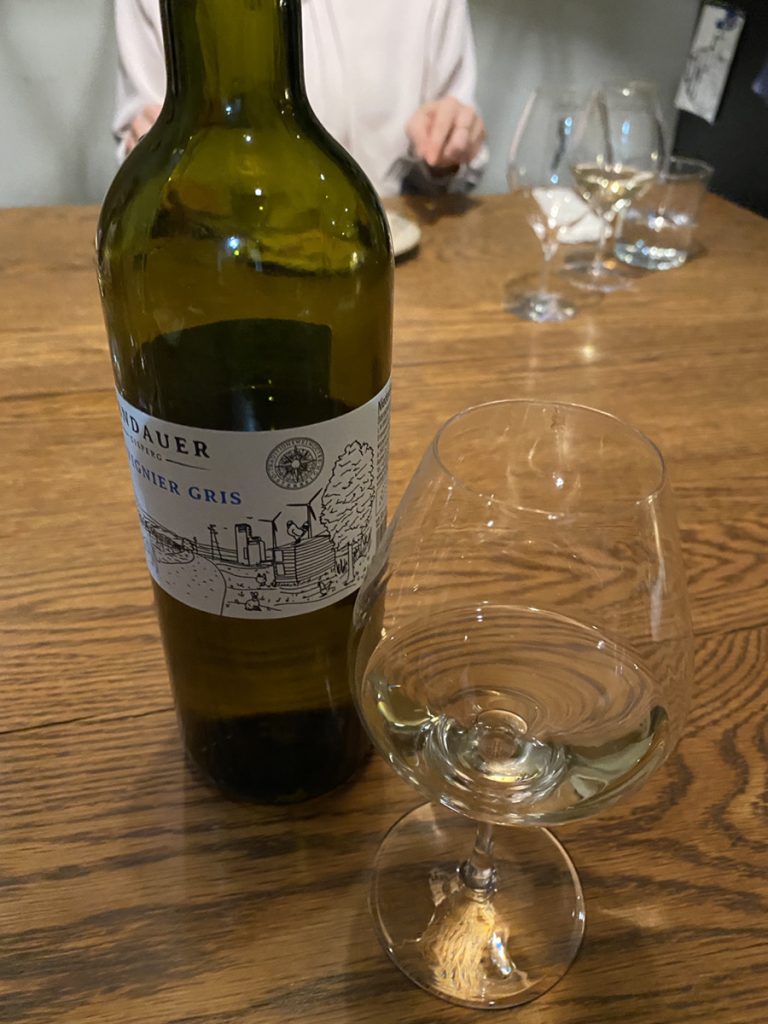 L'angolo(ランゴロ)Landauer Gisperg ソービニヨン・グリ