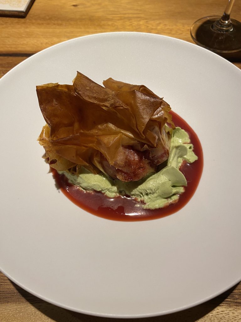 神戸 フレンチ fusible（フュージブル） 熱いイリゴのパートフィロ包み焼き