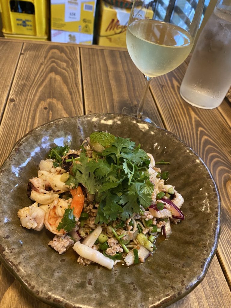 中崎町タイ料理の名店 ピタックごはん ヤムママー