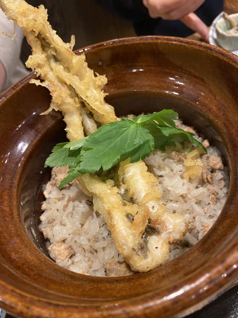 谷六おみかん 穴子天と鶏そぼろの土鍋釜飯