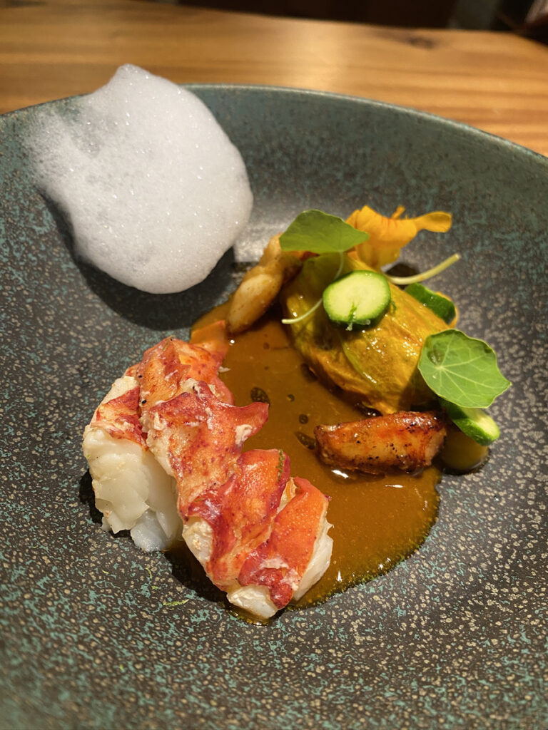 fusible 2025 summer オマール海老のロティと花ズッキーニのファルシ アジアのヴェールとアニス香