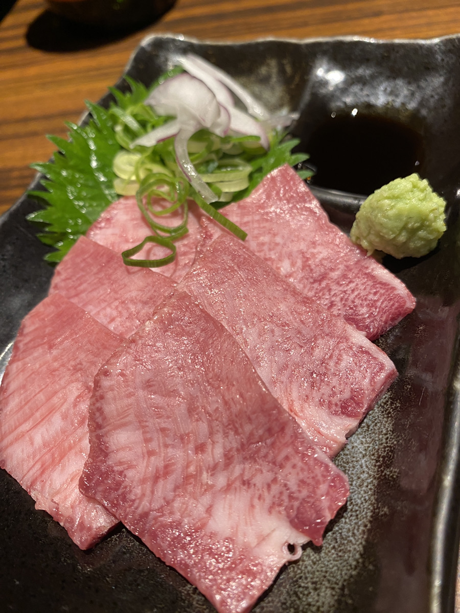 焼肉 万両 東天満店 生タンのお造り