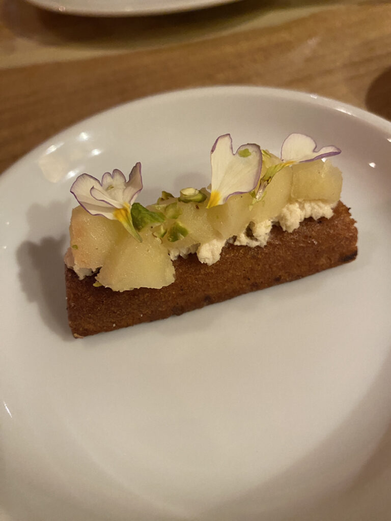 中津 Liben フォアグラのフィナンシェ