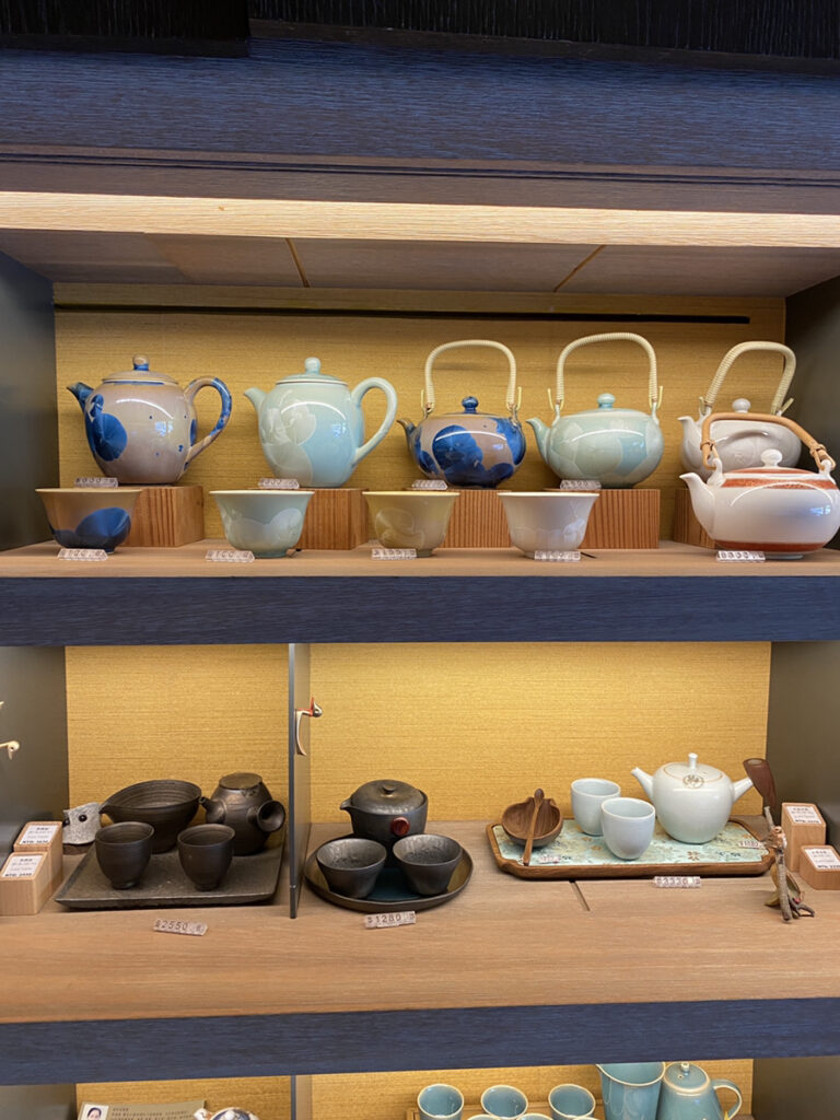 林茂森茶行の店内