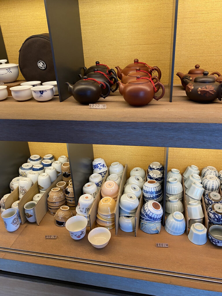 林茂森茶行の店内