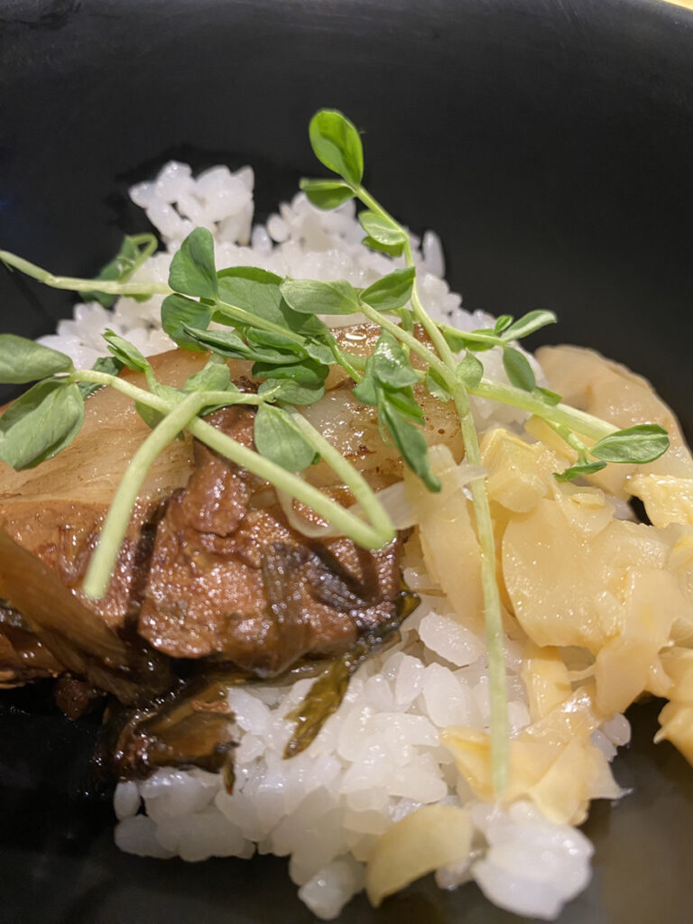 梅煮込みポークのどんぶり(オーダーメニュー)