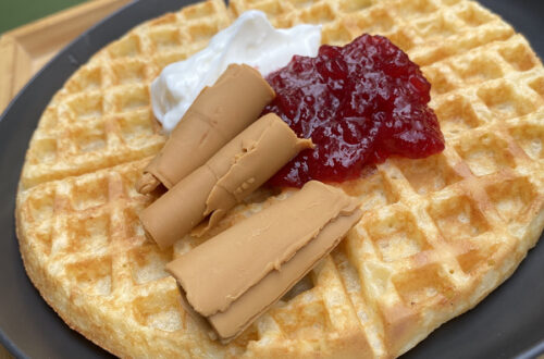 スイートワッフル（ノルウェー産ブラウンチーズ・1550円）