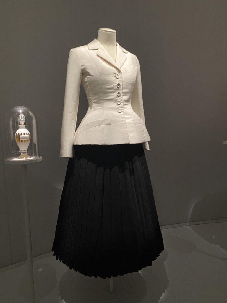 クリスチャン・ディオールの展示