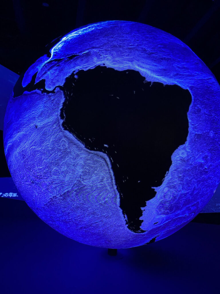 スペイン館 大きな地球儀