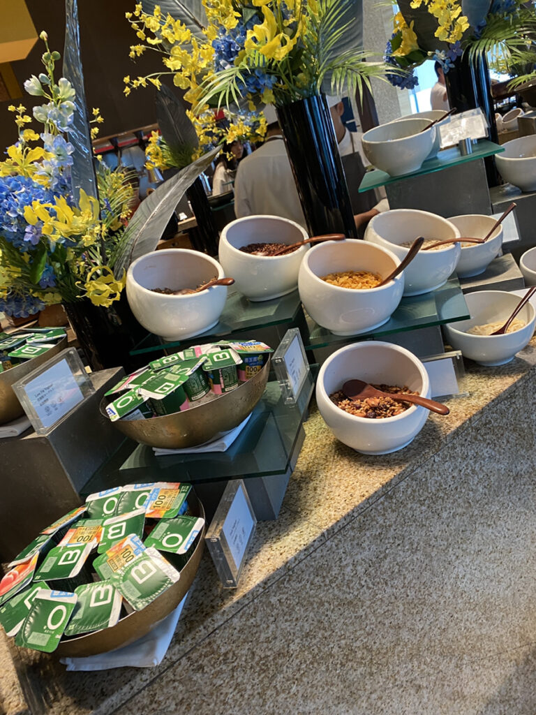 シリアルとヨーグルト