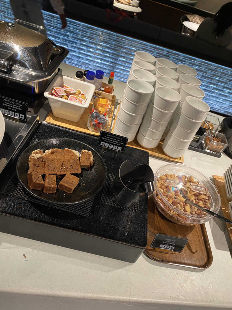 バナナブレッドとナッツ