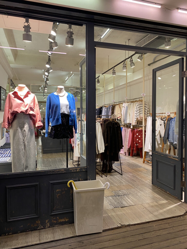 ベーシックでおしゃれな服がそろう