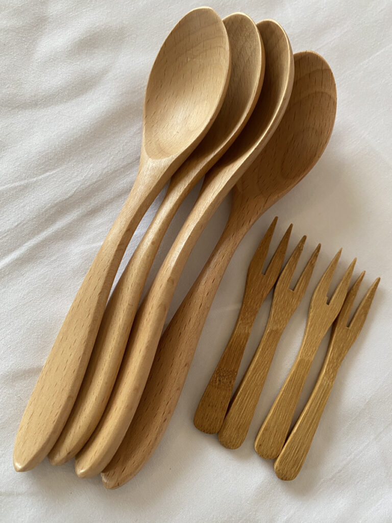 木のスプーンとミニフォーク