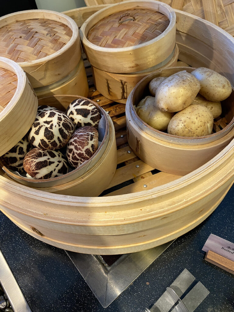 ダイナミックな蒸し物