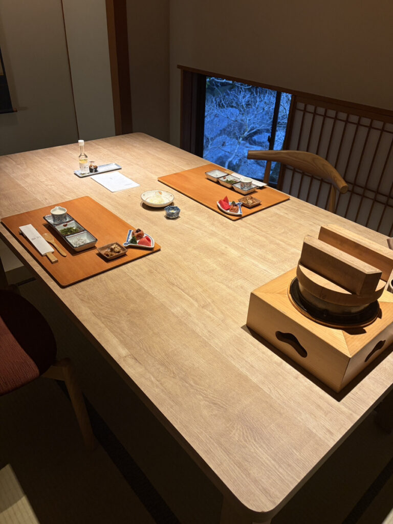 朝食も個室です