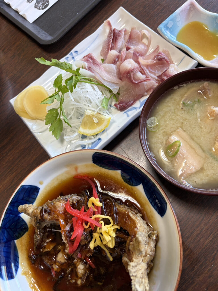 鯉定食＋丸揚げ切り身