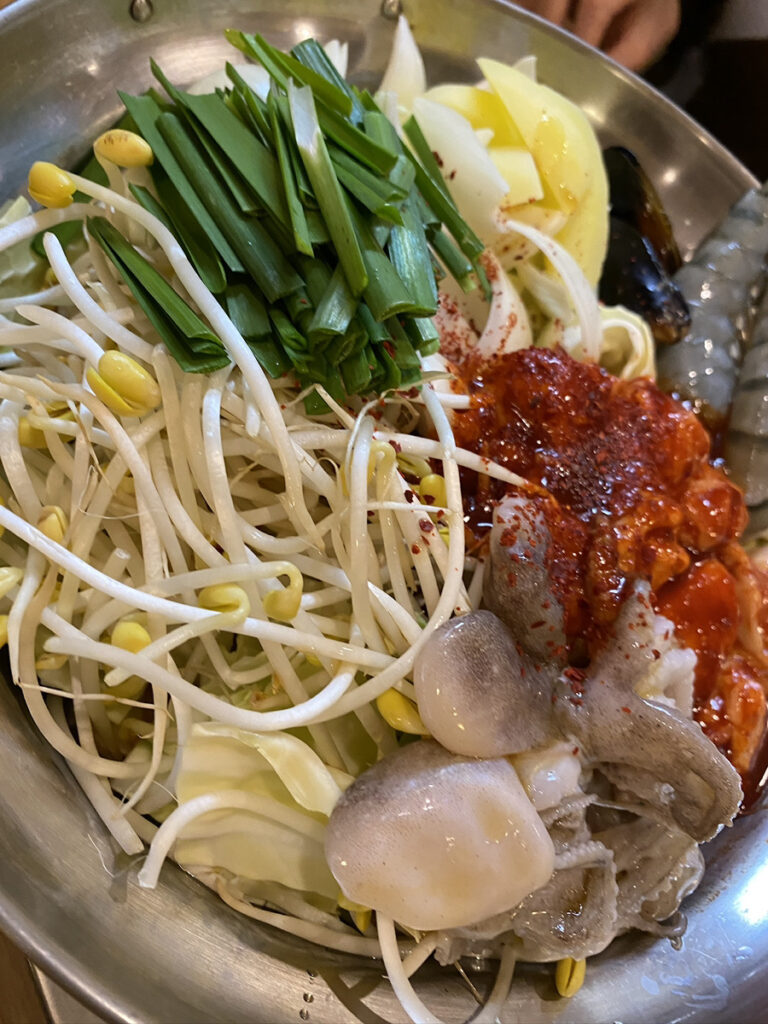 海鮮ホルモン鍋