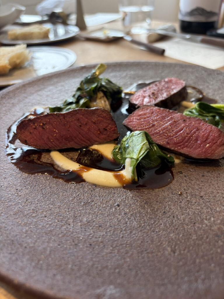 鹿と根セロリのロースト