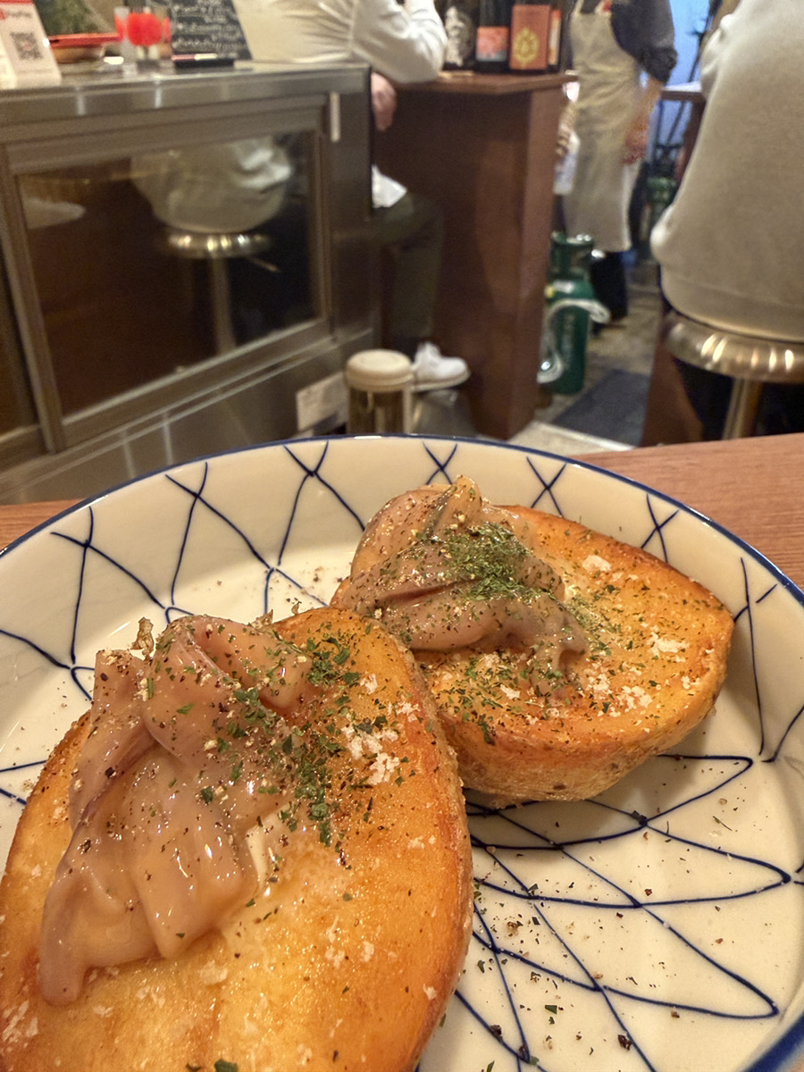 揚げじゃがの塩辛バター（700円）